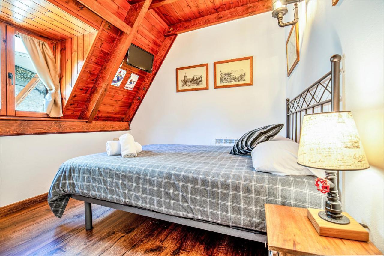 Apartamentos Aran Montcorbau Exterior photo